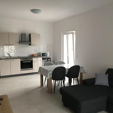 Apartment Urem Биоград-на-Мору Экстерьер фото