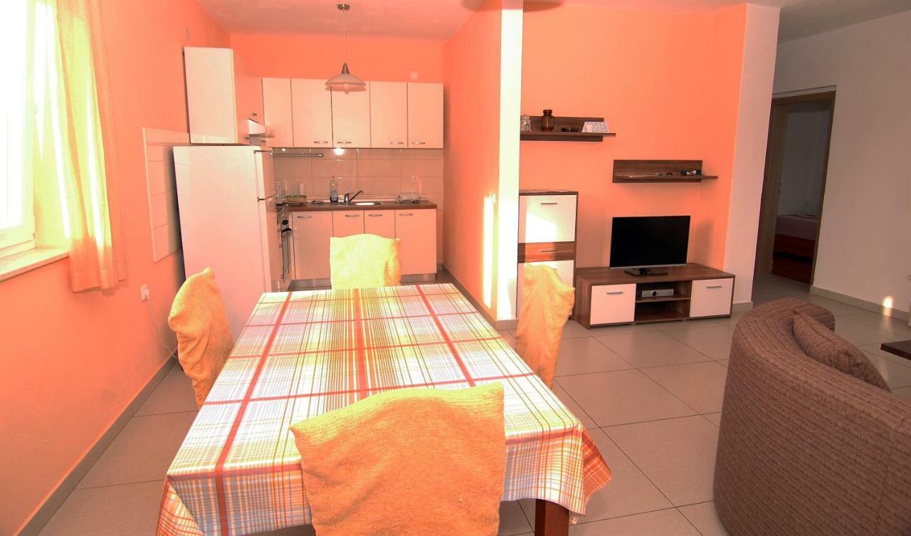 Apartment Urem Биоград-на-Мору Экстерьер фото