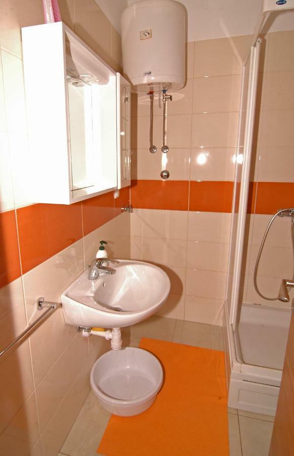 Apartment Urem Биоград-на-Мору Экстерьер фото