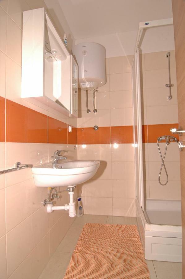 Apartment Urem Биоград-на-Мору Экстерьер фото