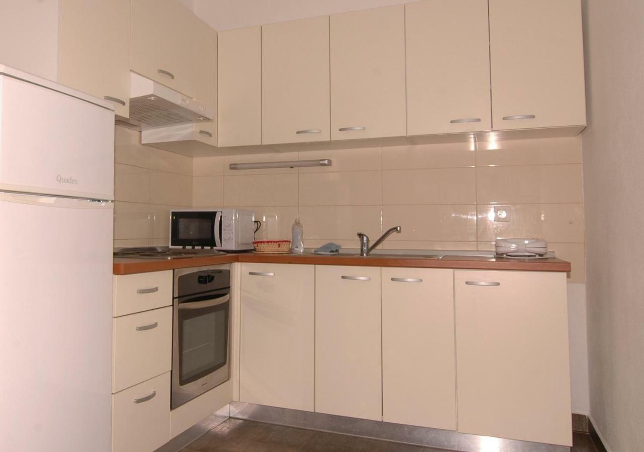 Apartment Urem Биоград-на-Мору Экстерьер фото