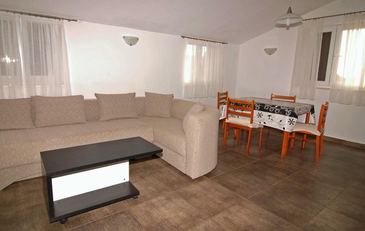 Apartment Urem Биоград-на-Мору Экстерьер фото