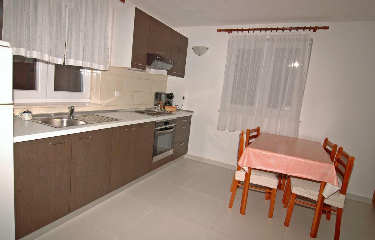 Apartment Urem Биоград-на-Мору Экстерьер фото