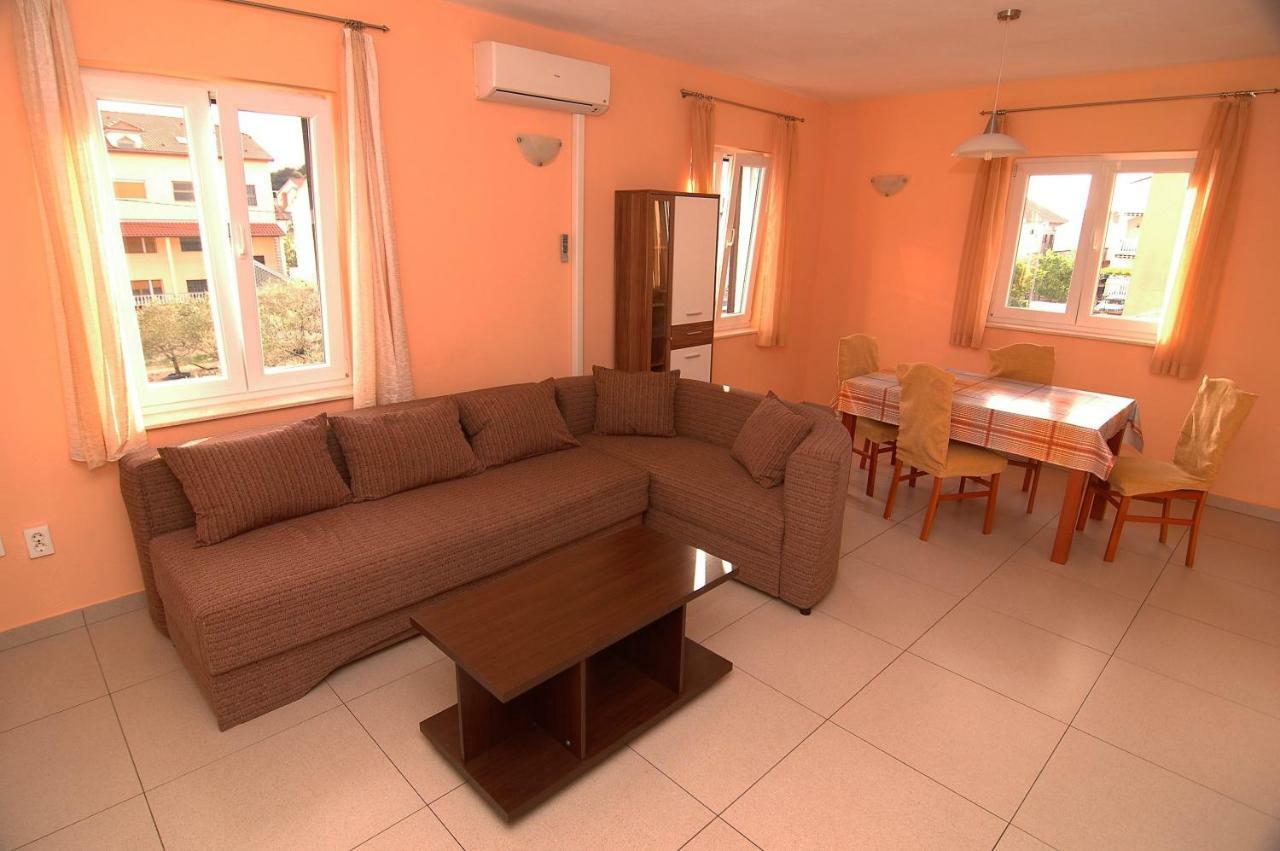 Apartment Urem Биоград-на-Мору Экстерьер фото